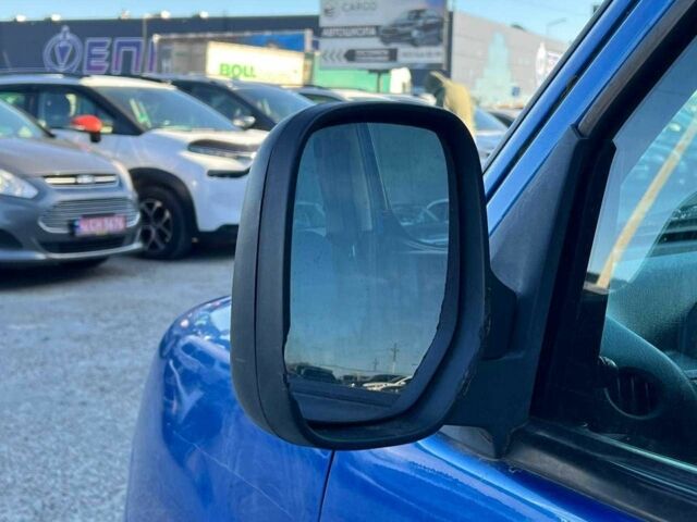 Синий Ситроен Берлинго, объемом двигателя 1.4 л и пробегом 203 тыс. км за 4190 $, фото 13 на Automoto.ua