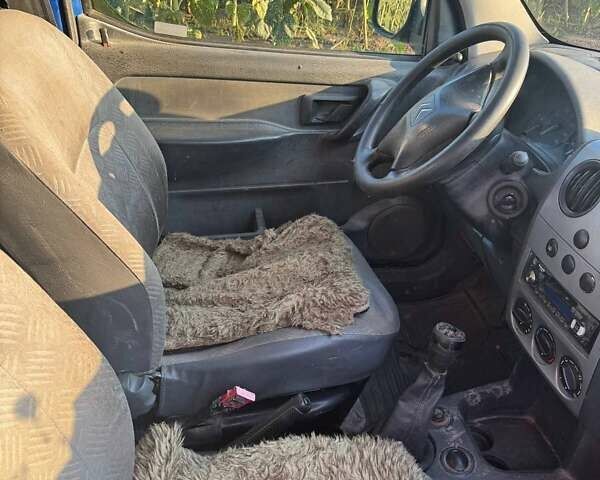 Ситроен Берлинго 2004 в Знаменке на Automoto.ua Синий Ситроен Берлинго, объемом двигателя 1.4 л и пробегом 326 тыс. км за 1200 $, фото 5 на Automoto.ua