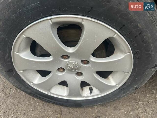 Синий Ситроен Берлинго, объемом двигателя 2 л и пробегом 197 тыс. км за 4999 $, фото 5 на Automoto.ua