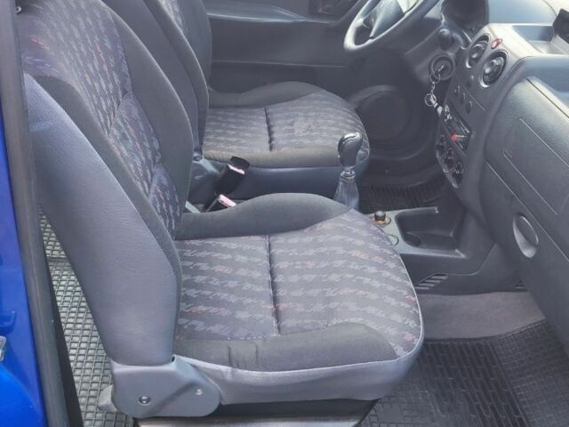 Синий Ситроен Берлинго, объемом двигателя 1.6 л и пробегом 275 тыс. км за 4200 $, фото 3 на Automoto.ua