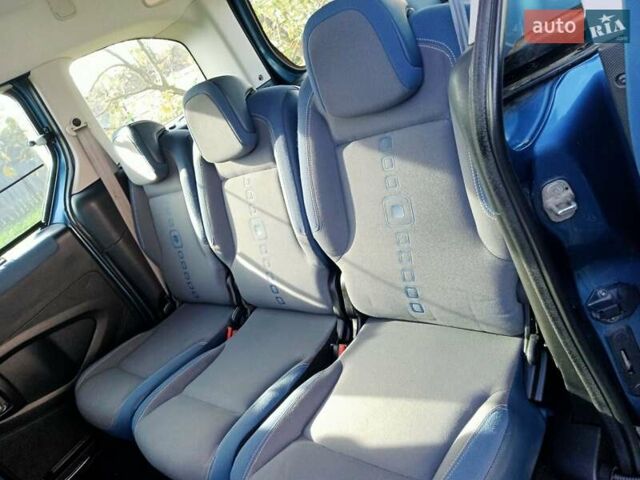 Синій Сітроен Берлінго, об'ємом двигуна 1.6 л та пробігом 285 тис. км за 5300 $, фото 44 на Automoto.ua