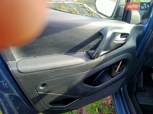 Синій Сітроен Берлінго, об'ємом двигуна 1.6 л та пробігом 285 тис. км за 5300 $, фото 59 на Automoto.ua