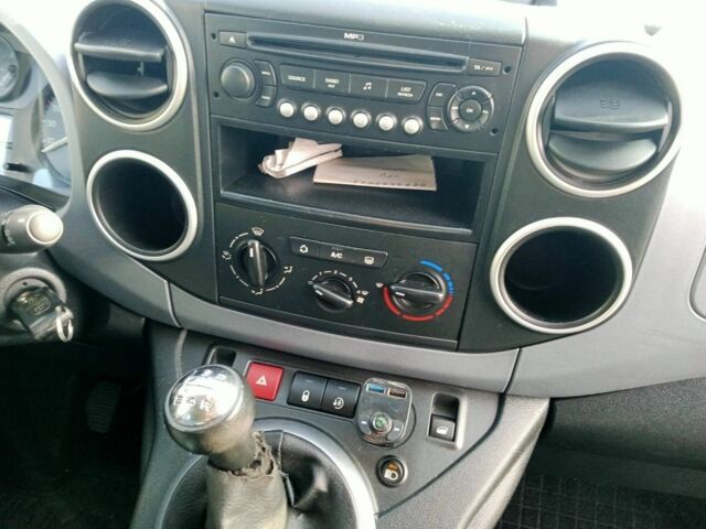 Синий Ситроен Берлинго, объемом двигателя 1.6 л и пробегом 285 тыс. км за 5200 $, фото 5 на Automoto.ua