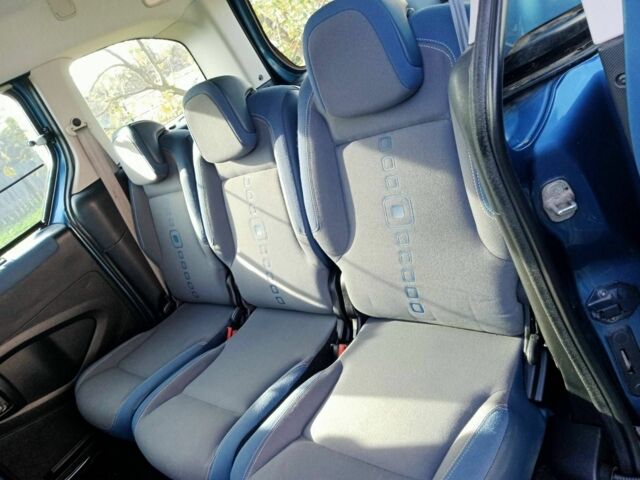 Синий Ситроен Берлинго, объемом двигателя 1.6 л и пробегом 285 тыс. км за 5200 $, фото 7 на Automoto.ua