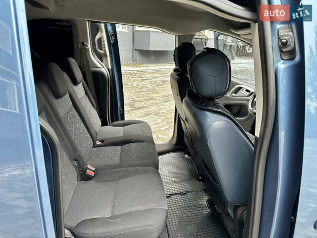 Синий Ситроен Берлинго, объемом двигателя 1.6 л и пробегом 207 тыс. км за 5950 $, фото 3 на Automoto.ua