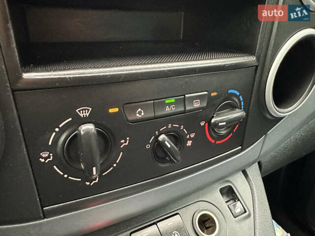 Синий Ситроен Берлинго, объемом двигателя 1.56 л и пробегом 296 тыс. км за 7200 $, фото 67 на Automoto.ua