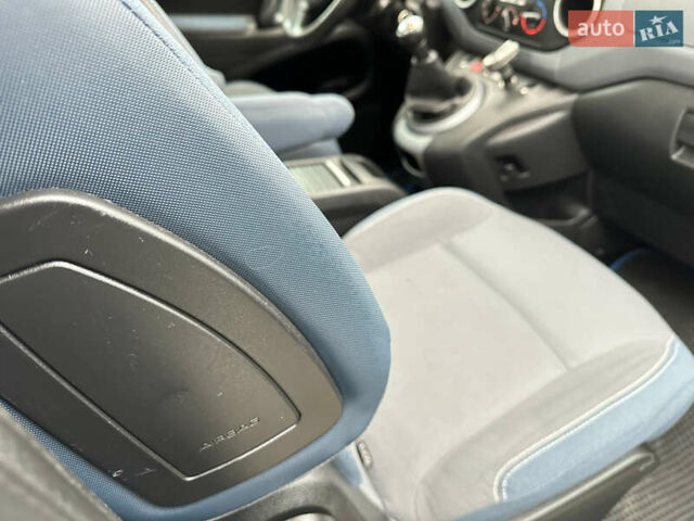 Синий Ситроен Берлинго, объемом двигателя 1.56 л и пробегом 296 тыс. км за 7200 $, фото 53 на Automoto.ua