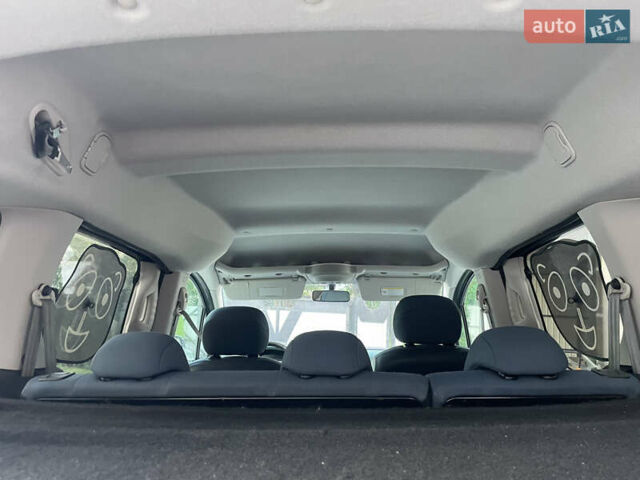 Синій Сітроен Берлінго, об'ємом двигуна 1.6 л та пробігом 240 тис. км за 6950 $, фото 17 на Automoto.ua
