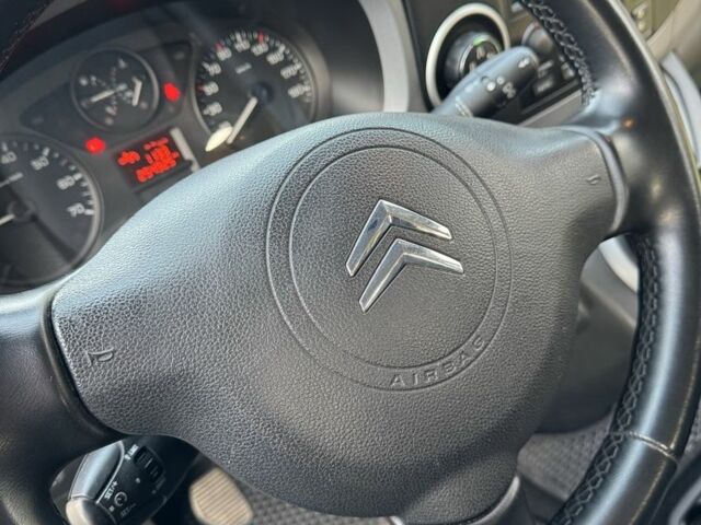 Синий Ситроен Берлинго, объемом двигателя 1.6 л и пробегом 254 тыс. км за 8800 $, фото 14 на Automoto.ua