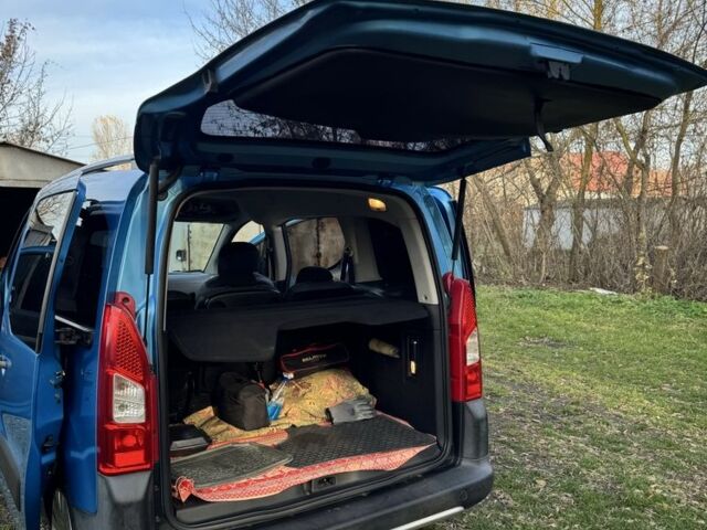 Синий Ситроен Берлинго, объемом двигателя 1.6 л и пробегом 254 тыс. км за 8800 $, фото 8 на Automoto.ua