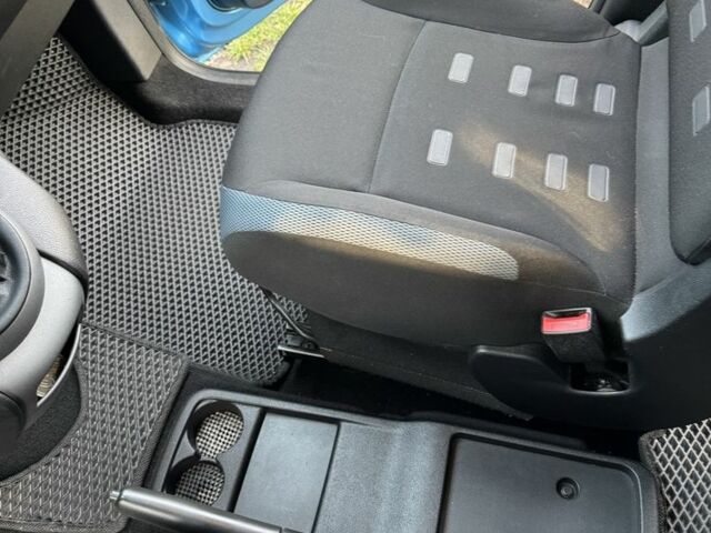 Синий Ситроен Берлинго, объемом двигателя 1.6 л и пробегом 254 тыс. км за 8800 $, фото 17 на Automoto.ua