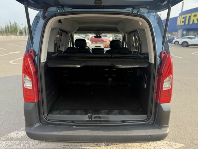 Синий Ситроен Берлинго, объемом двигателя 1.6 л и пробегом 230 тыс. км за 7900 $, фото 11 на Automoto.ua