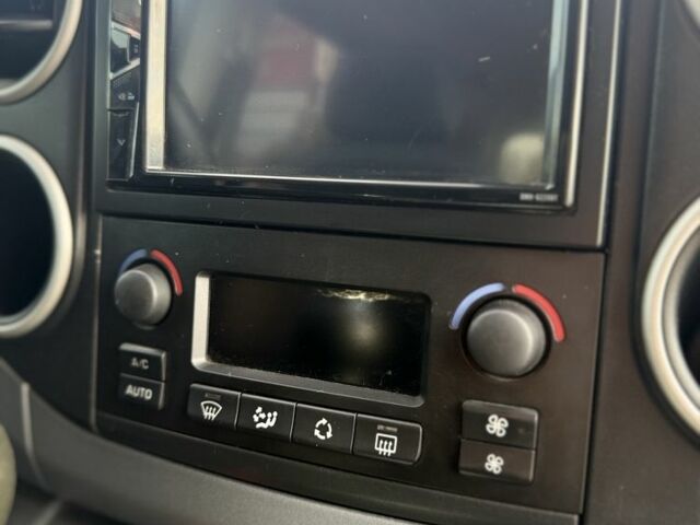 Синий Ситроен Берлинго, объемом двигателя 1.6 л и пробегом 230 тыс. км за 7900 $, фото 15 на Automoto.ua