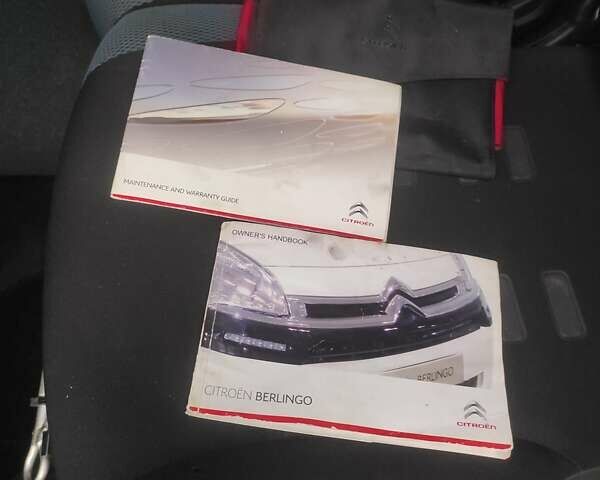 Синий Ситроен Берлинго, объемом двигателя 1.6 л и пробегом 162 тыс. км за 8800 $, фото 37 на Automoto.ua