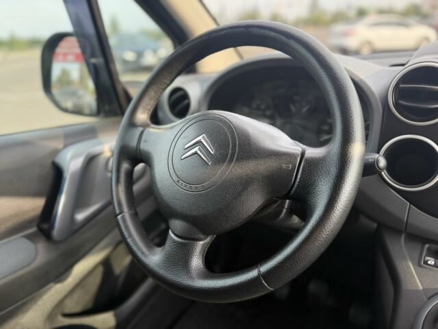 Синій Сітроен Берлінго, об'ємом двигуна 1.6 л та пробігом 230 тис. км за 7900 $, фото 17 на Automoto.ua