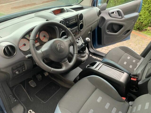 Синий Ситроен Берлинго, объемом двигателя 1.6 л и пробегом 162 тыс. км за 8800 $, фото 7 на Automoto.ua