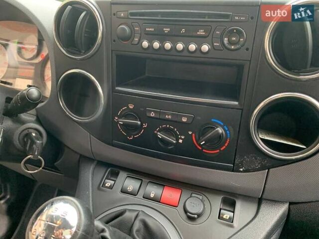 Синий Ситроен Берлинго, объемом двигателя 1.6 л и пробегом 162 тыс. км за 8800 $, фото 33 на Automoto.ua