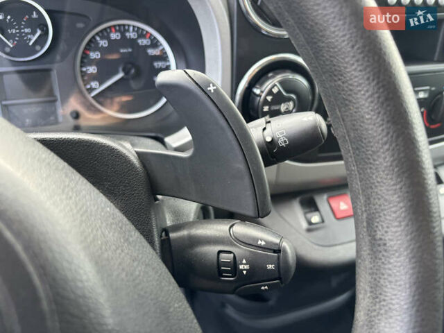 Синий Ситроен Берлинго, объемом двигателя 1.6 л и пробегом 126 тыс. км за 9800 $, фото 16 на Automoto.ua