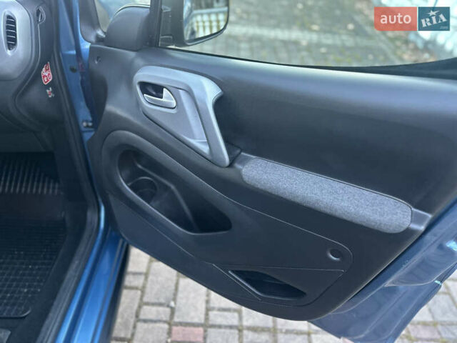 Синій Сітроен Берлінго, об'ємом двигуна 1.6 л та пробігом 283 тис. км за 9555 $, фото 31 на Automoto.ua