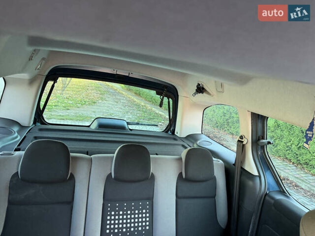 Синій Сітроен Берлінго, об'ємом двигуна 1.6 л та пробігом 187 тис. км за 9000 $, фото 18 на Automoto.ua