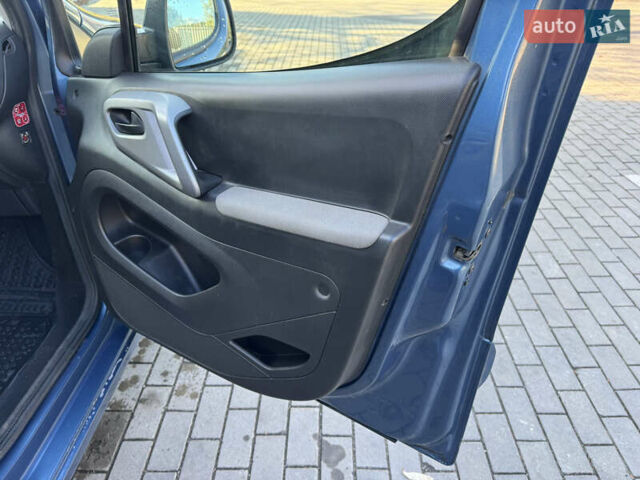 Синий Ситроен Берлинго, объемом двигателя 1.6 л и пробегом 189 тыс. км за 9500 $, фото 19 на Automoto.ua