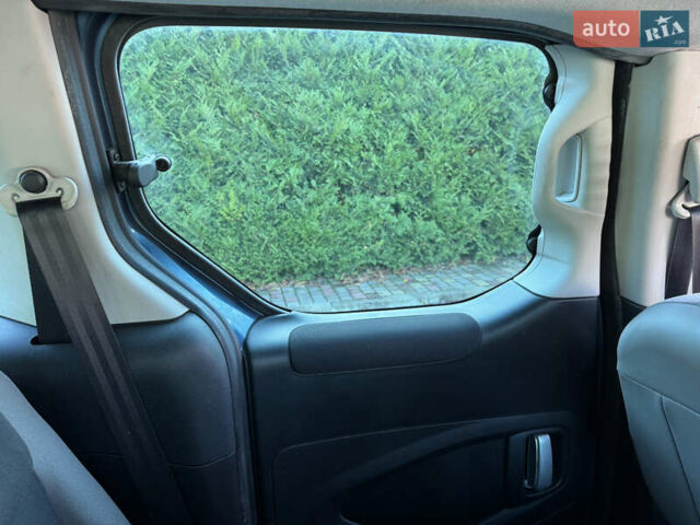 Синій Сітроен Берлінго, об'ємом двигуна 1.6 л та пробігом 187 тис. км за 9000 $, фото 27 на Automoto.ua