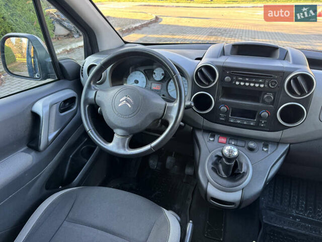Синий Ситроен Берлинго, объемом двигателя 1.6 л и пробегом 189 тыс. км за 9500 $, фото 30 на Automoto.ua