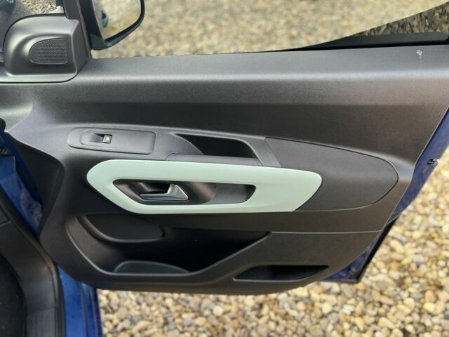 Синий Ситроен Берлинго, объемом двигателя 1.5 л и пробегом 192 тыс. км за 15899 $, фото 8 на Automoto.ua