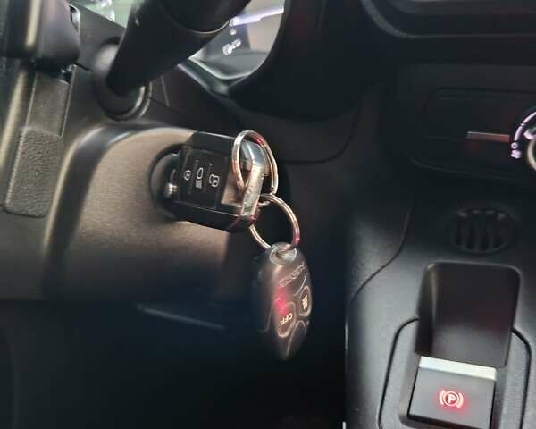 Синий Ситроен Берлинго, объемом двигателя 1.5 л и пробегом 192 тыс. км за 16350 $, фото 73 на Automoto.ua