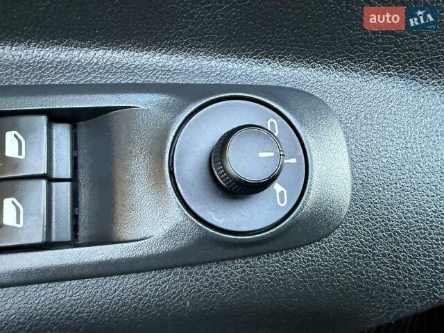 Синій Сітроен Берлінго, об'ємом двигуна 1.5 л та пробігом 143 тис. км за 19750 $, фото 82 на Automoto.ua