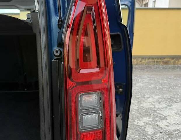 Синій Сітроен Берлінго, об'ємом двигуна 1.5 л та пробігом 143 тис. км за 19750 $, фото 64 на Automoto.ua