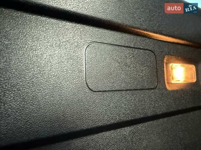 Синій Сітроен Берлінго, об'ємом двигуна 1.5 л та пробігом 143 тис. км за 19750 $, фото 129 на Automoto.ua