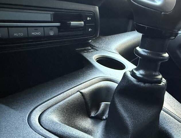 Синій Сітроен Берлінго, об'ємом двигуна 1.5 л та пробігом 143 тис. км за 19750 $, фото 98 на Automoto.ua