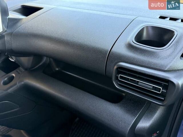 Синій Сітроен Берлінго, об'ємом двигуна 1.5 л та пробігом 143 тис. км за 19750 $, фото 75 на Automoto.ua