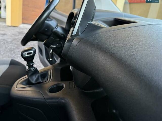 Синій Сітроен Берлінго, об'ємом двигуна 1.5 л та пробігом 143 тис. км за 19750 $, фото 71 на Automoto.ua