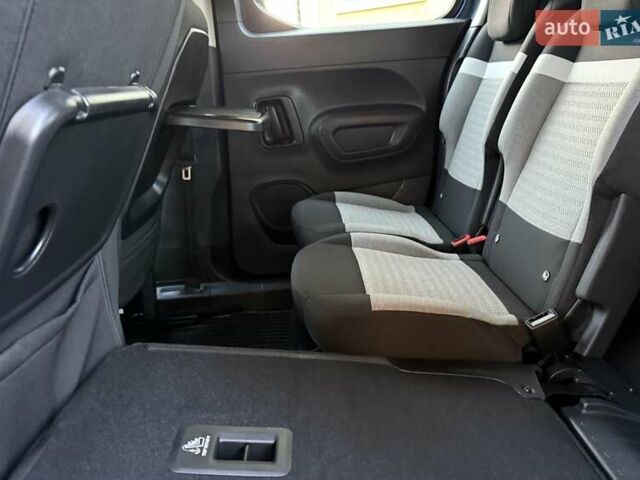 Синій Сітроен Берлінго, об'ємом двигуна 1.5 л та пробігом 143 тис. км за 19750 $, фото 118 на Automoto.ua