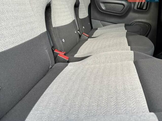 Синій Сітроен Берлінго, об'ємом двигуна 1.5 л та пробігом 143 тис. км за 19750 $, фото 136 на Automoto.ua