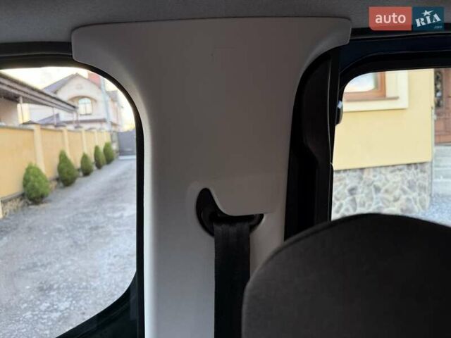 Синій Сітроен Берлінго, об'ємом двигуна 1.5 л та пробігом 143 тис. км за 19750 $, фото 102 на Automoto.ua