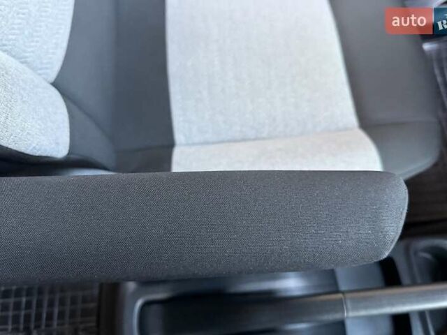 Синій Сітроен Берлінго, об'ємом двигуна 1.5 л та пробігом 143 тис. км за 19750 $, фото 76 на Automoto.ua