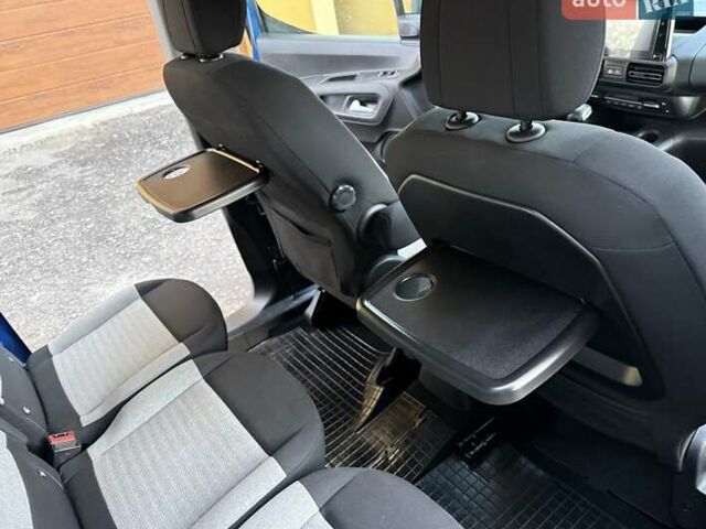 Синій Сітроен Берлінго, об'ємом двигуна 1.5 л та пробігом 143 тис. км за 19750 $, фото 68 на Automoto.ua