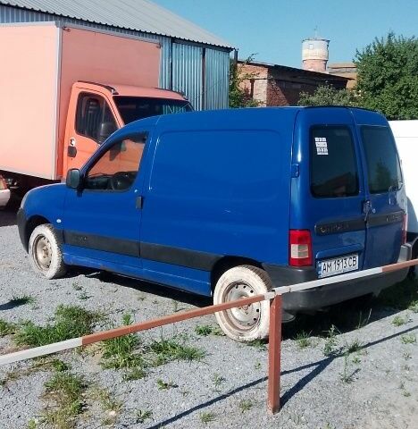 Синий Ситроен Берлинго, объемом двигателя 1.9 л и пробегом 200 тыс. км за 1700 $, фото 3 на Automoto.ua