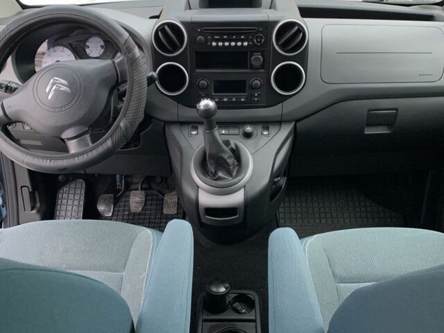 Синий Ситроен Берлинго, объемом двигателя 1.2 л и пробегом 121 тыс. км за 12500 $, фото 4 на Automoto.ua