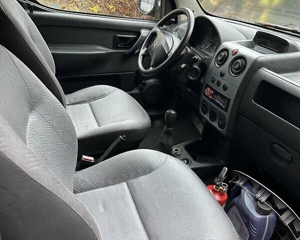 Зеленый Ситроен Берлинго, объемом двигателя 1.6 л и пробегом 200 тыс. км за 3800 $, фото 5 на Automoto.ua