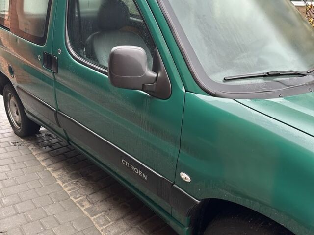 Зеленый Ситроен Берлинго, объемом двигателя 1.6 л и пробегом 200 тыс. км за 3800 $, фото 1 на Automoto.ua