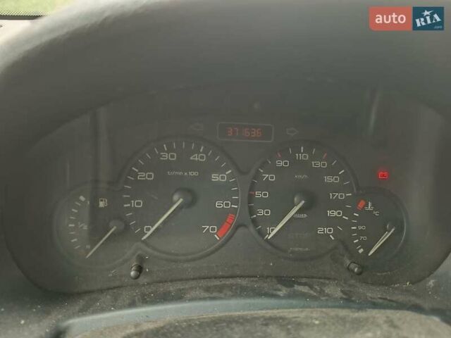 Зеленый Ситроен Берлинго, объемом двигателя 1.4 л и пробегом 371 тыс. км за 2900 $, фото 8 на Automoto.ua