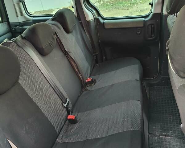 Зеленый Ситроен Берлинго, объемом двигателя 1.59 л и пробегом 286 тыс. км за 4000 $, фото 4 на Automoto.ua