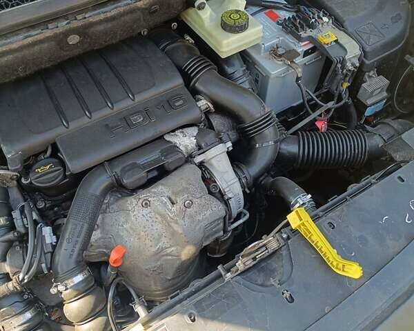 Зелений Сітроен Берлінго, об'ємом двигуна 1.6 л та пробігом 234 тис. км за 7800 $, фото 19 на Automoto.ua