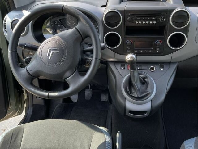 Зеленый Ситроен Берлинго, объемом двигателя 1.6 л и пробегом 230 тыс. км за 9300 $, фото 21 на Automoto.ua