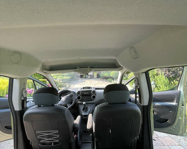 Зеленый Ситроен Берлинго, объемом двигателя 1.6 л и пробегом 230 тыс. км за 9700 $, фото 48 на Automoto.ua