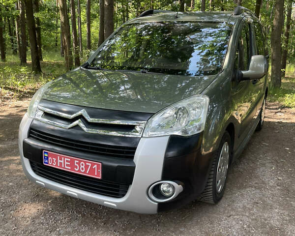 Зеленый Ситроен Берлинго, объемом двигателя 1.6 л и пробегом 230 тыс. км за 9700 $, фото 3 на Automoto.ua